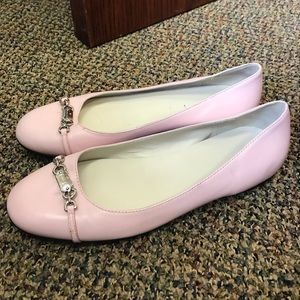 Gucci rose leather flats